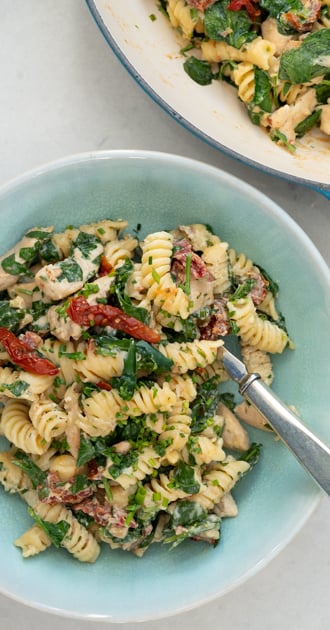Creamy Boursin Chicken Pasta Recipe with Sun-Dried Tomatoes